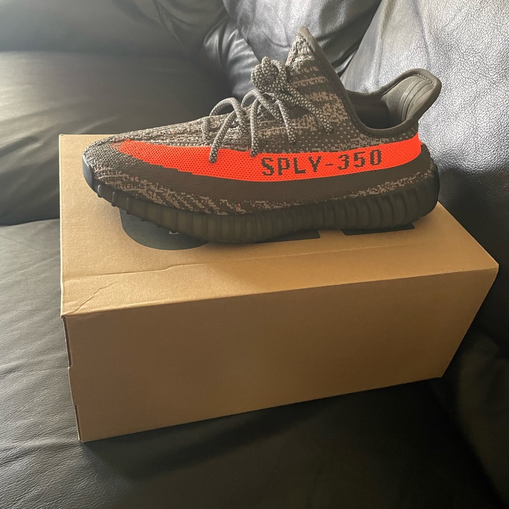 Yeezy - Picture 2 of 3